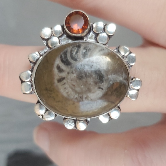 New Ammonite Fossil and Garnet 925 Silver Ring. - Picture 9 of 15